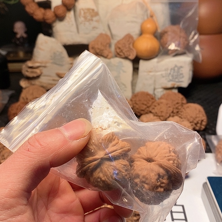 文玩核桃吊坠江****l元宝