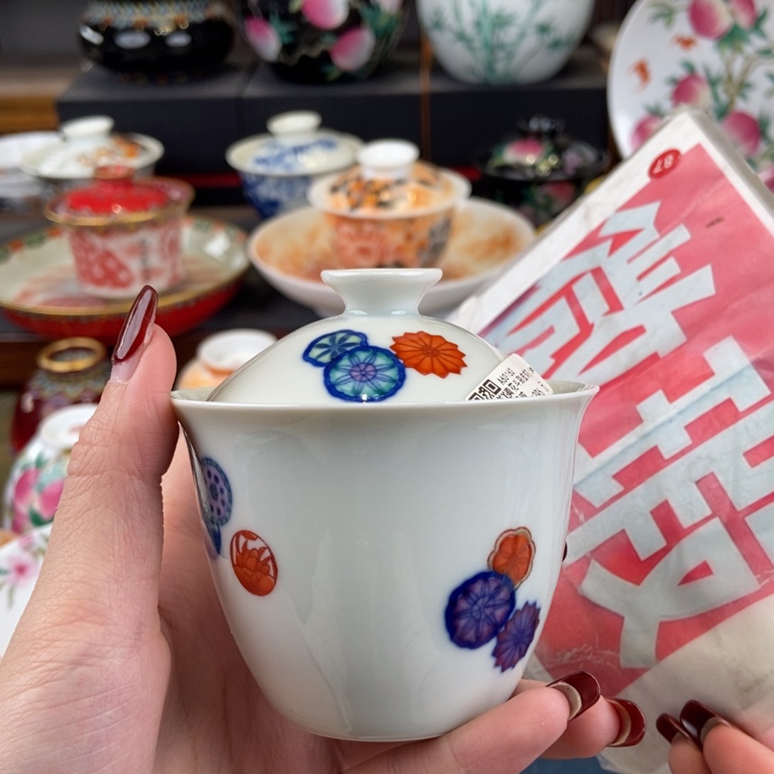 陶瓷艺术家的作品是一