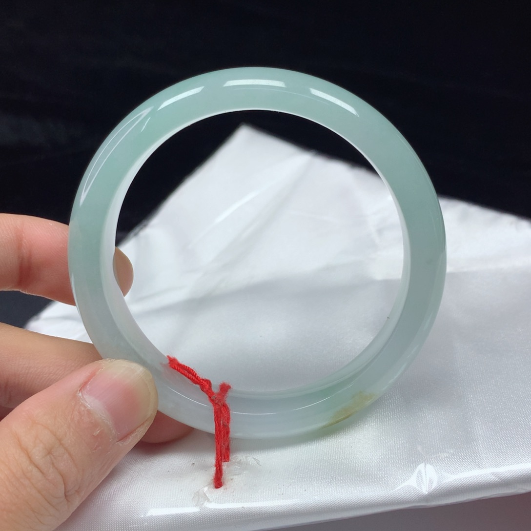 翡翠手镯（圆镯）未镶嵌56.8