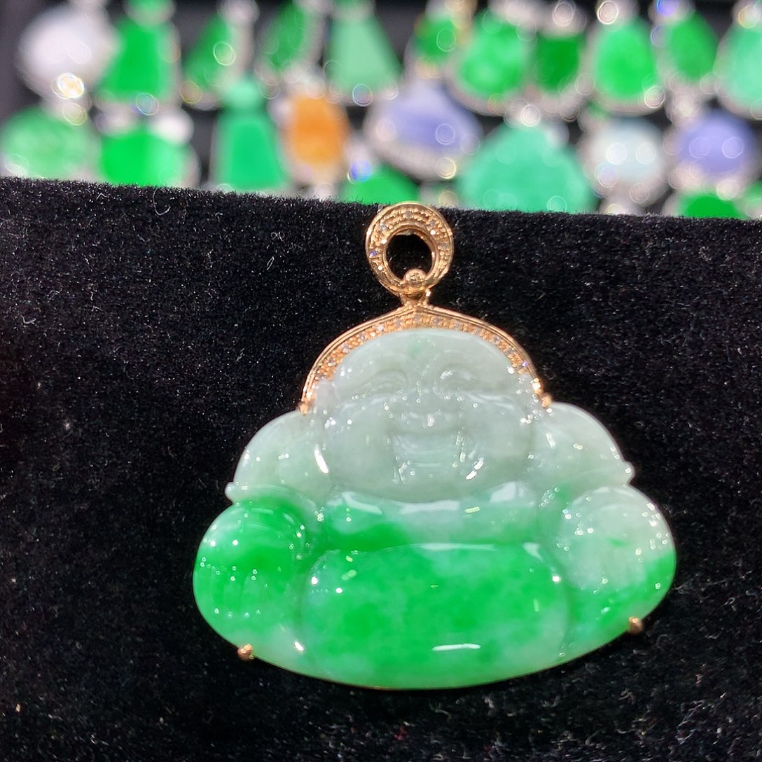 翡翠18K金镶嵌颈饰