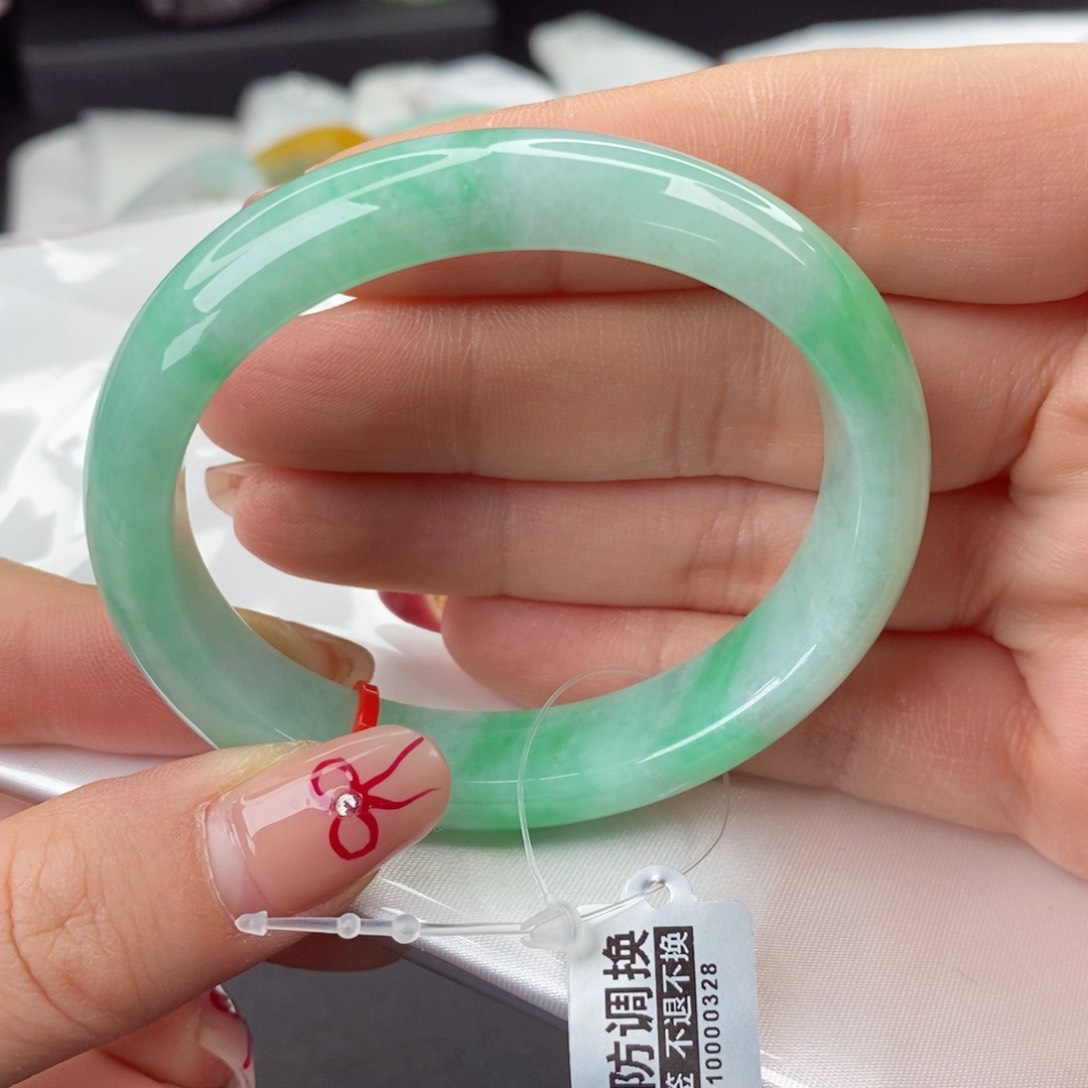 翡翠手镯未镶嵌54贵妃