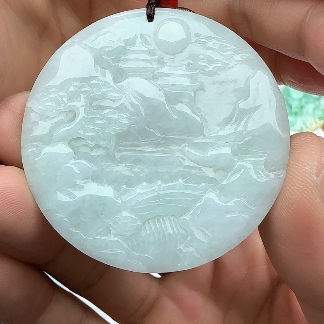 翡翠颈饰未镶嵌翡翠