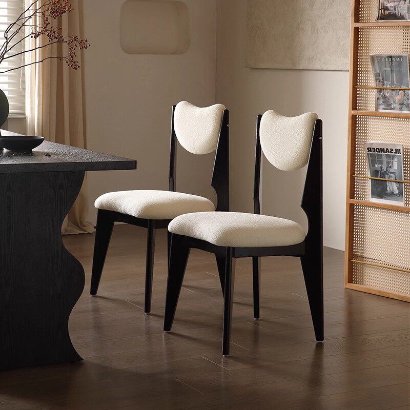 北欧法式复古椅家用小户型实木餐椅中古侘寂风设计师休闲靠背椅子