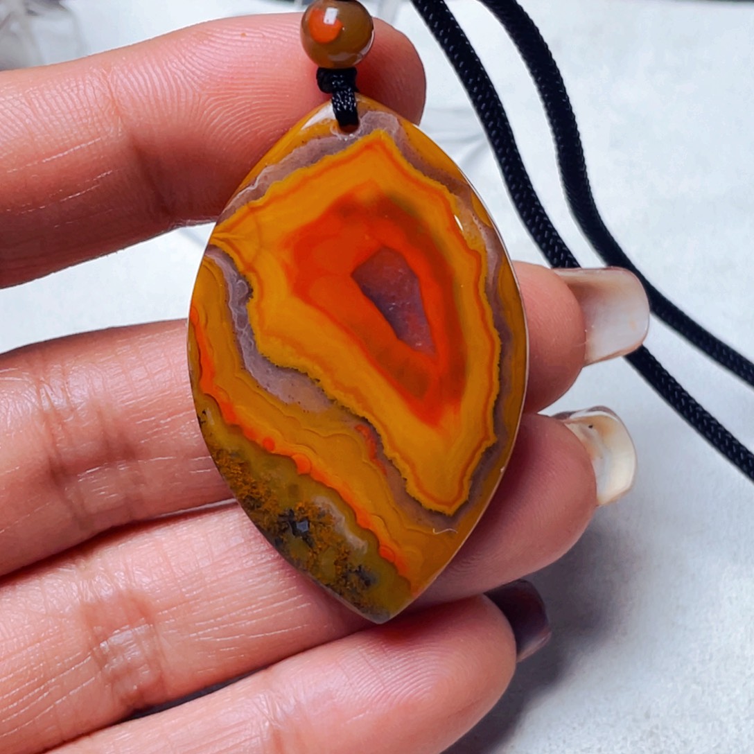 未镶嵌颈饰玛瑙/玉髓雅**庄