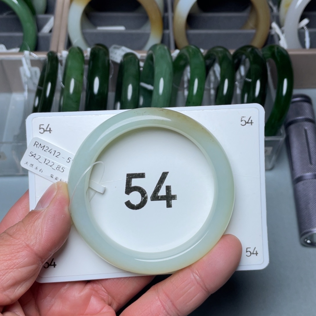 均***均和田玉未镶嵌手镯