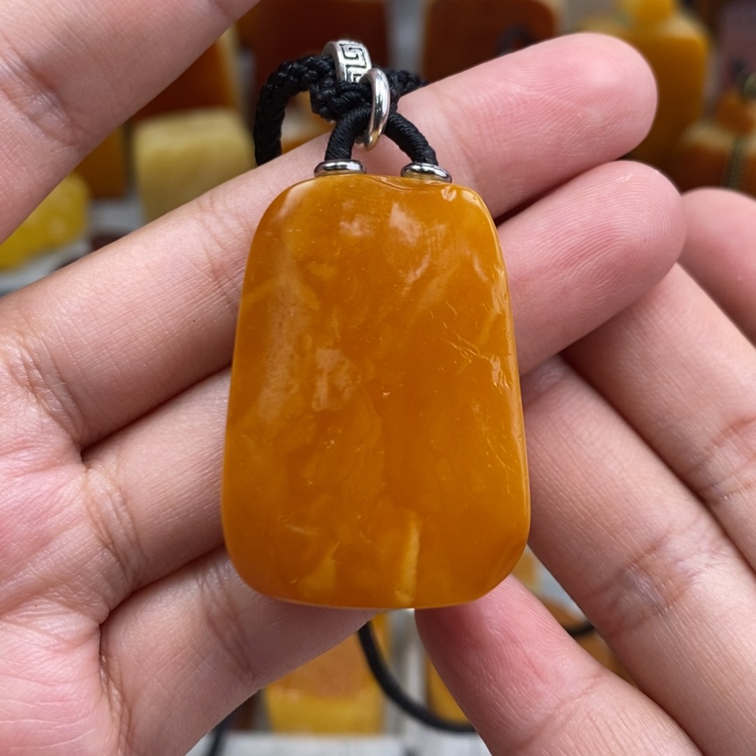 琥珀吊坠(赠链)未镶嵌