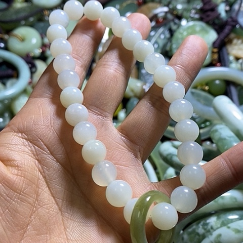 岫玉手持未镶嵌一个