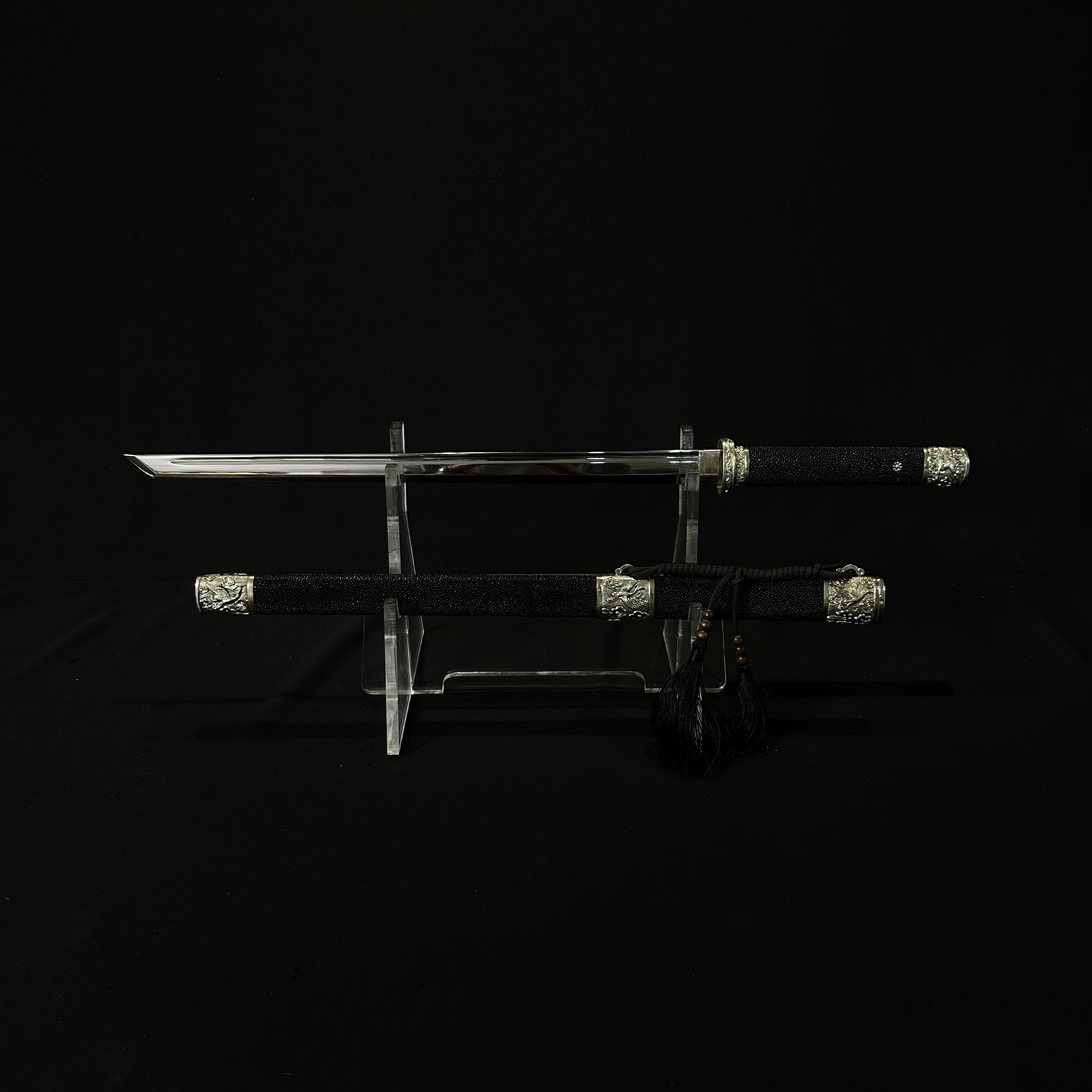 龙泉锻锋阁  鹤来唐刀 中款 进口5160 白铜 黑鱼皮 宝刀未开刃