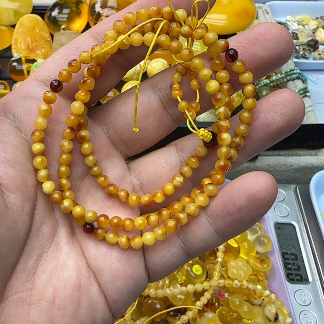 琥珀未镶嵌裸石8.6克4mm