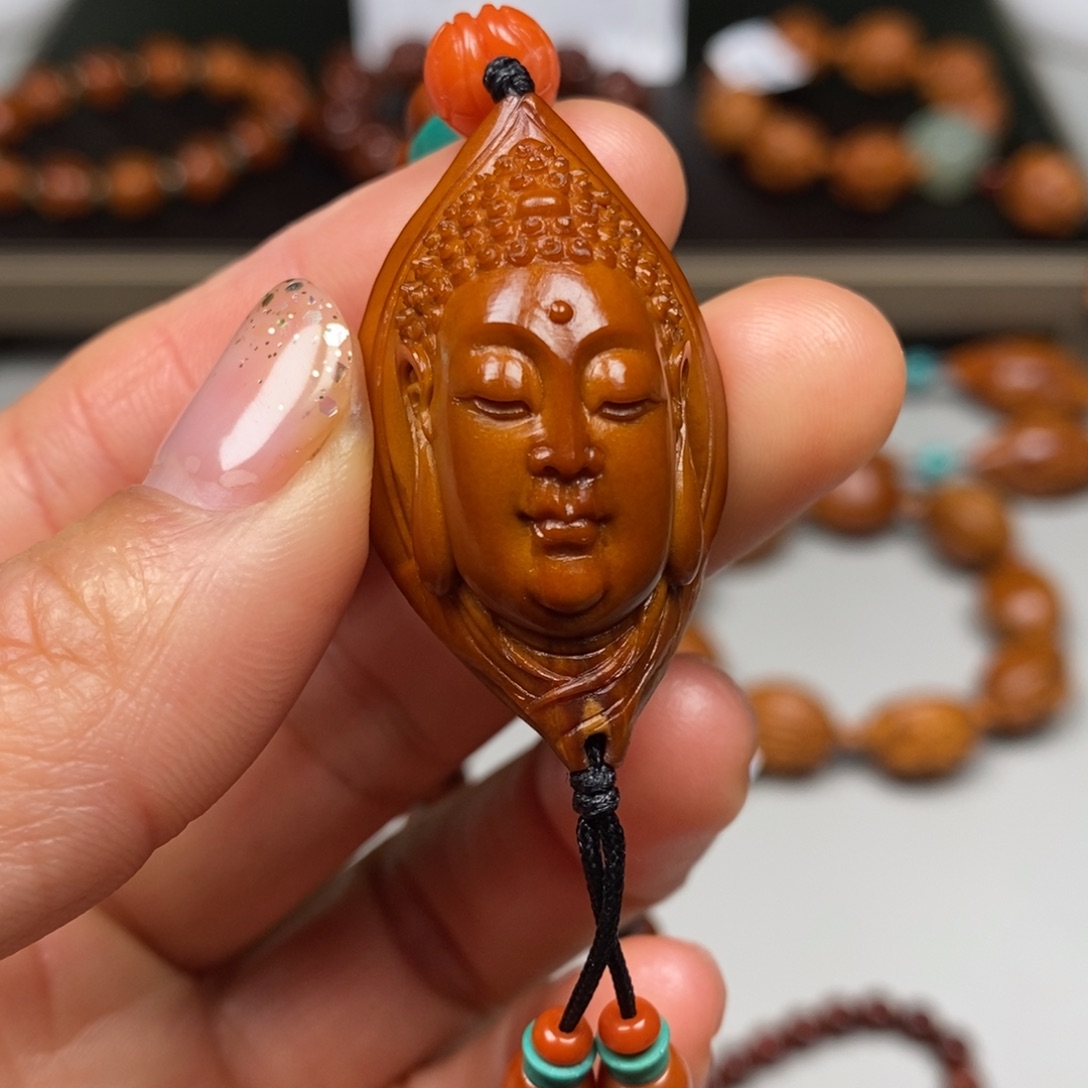 橄榄核吊坠大日如来