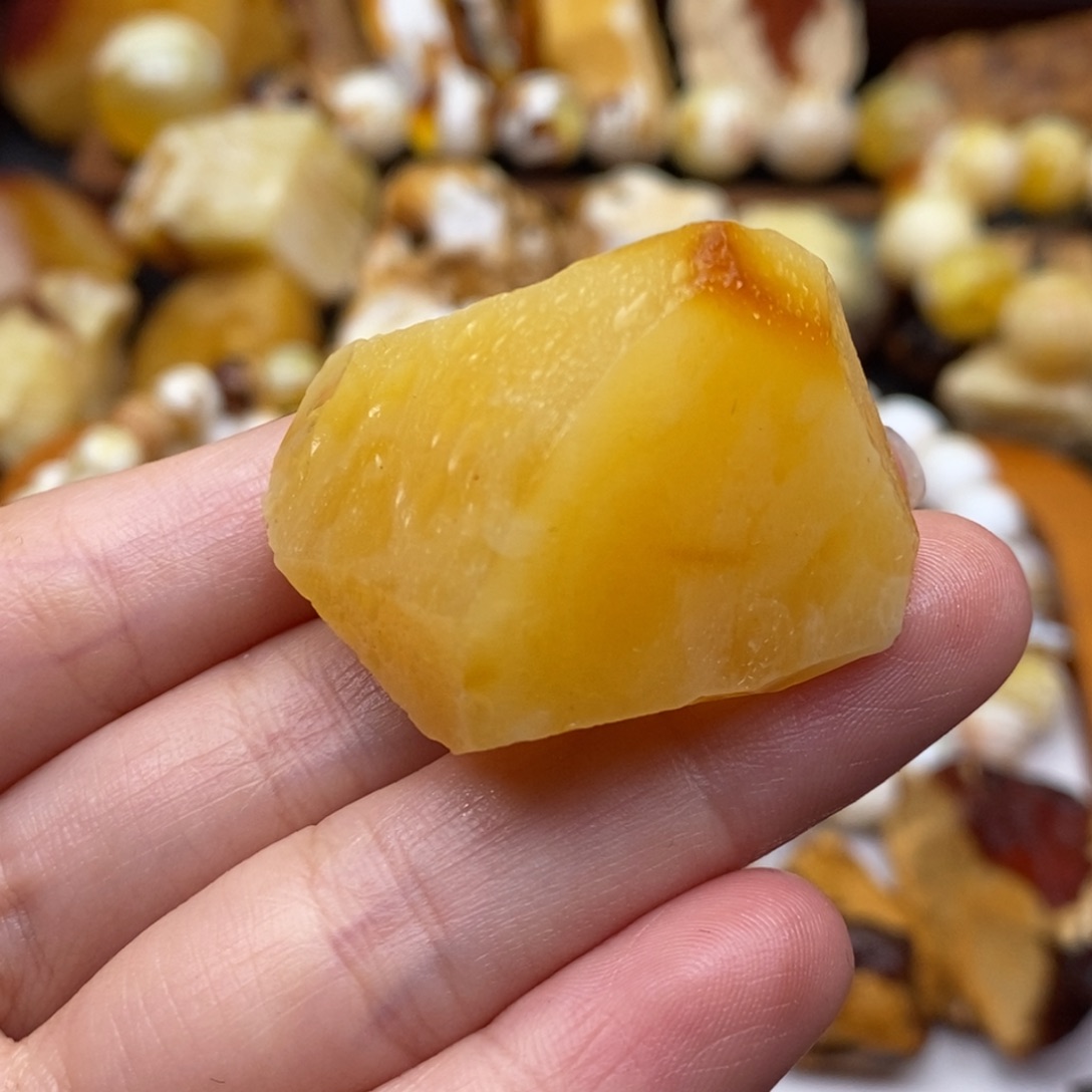 定制琥珀未镶嵌蜜蜡