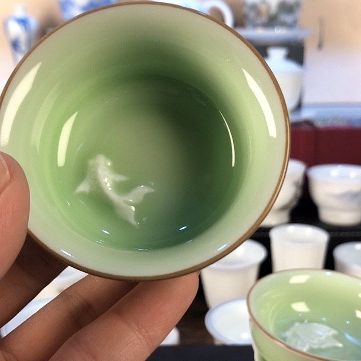 浮雕金鱼主人杯宝石绿