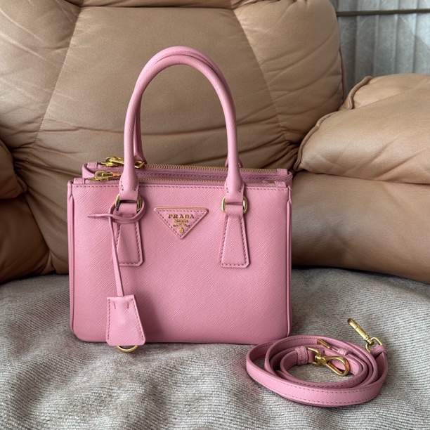 95新 Prada/普拉达 普拉达粉色mini低长20新款杀手