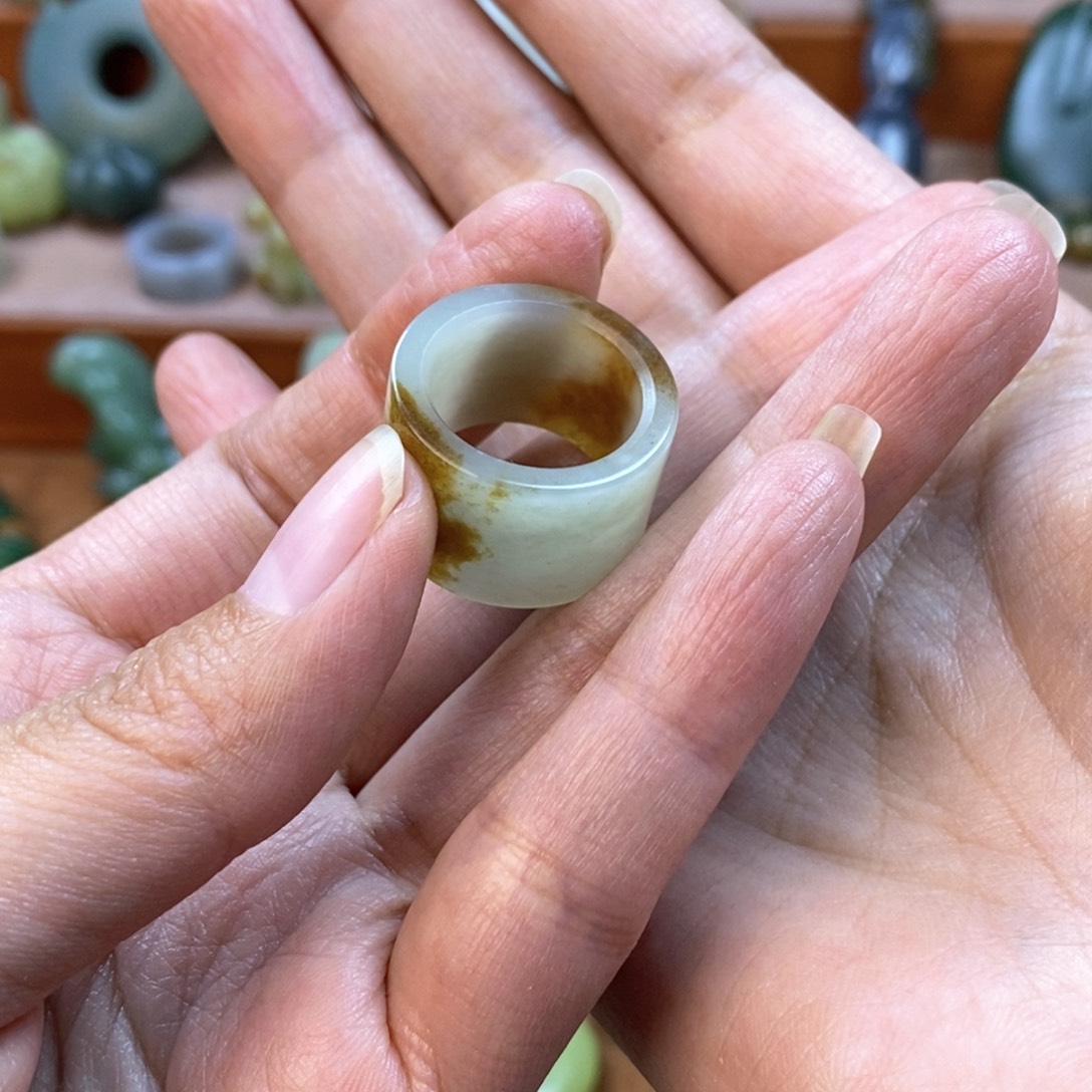 和田玉（糖玉）戒指未镶嵌千***?