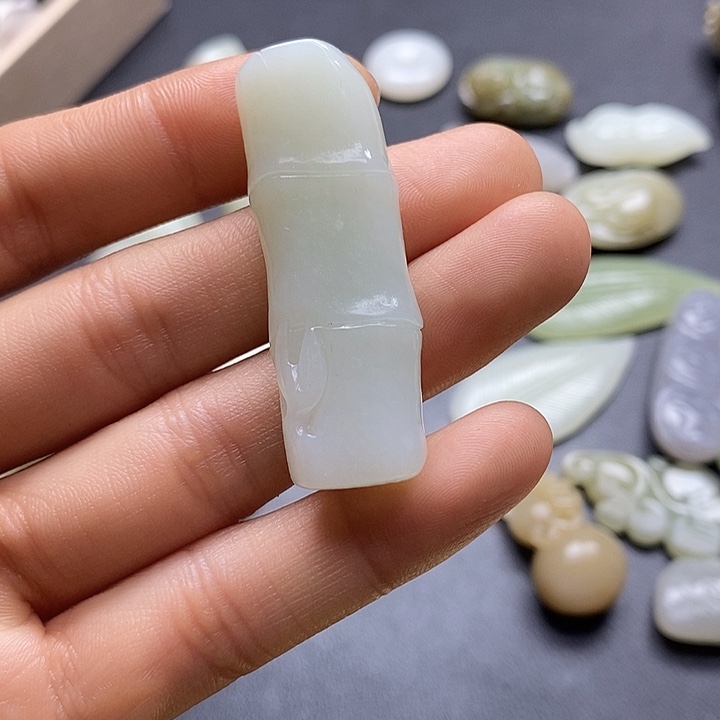 颈饰未镶嵌和田玉