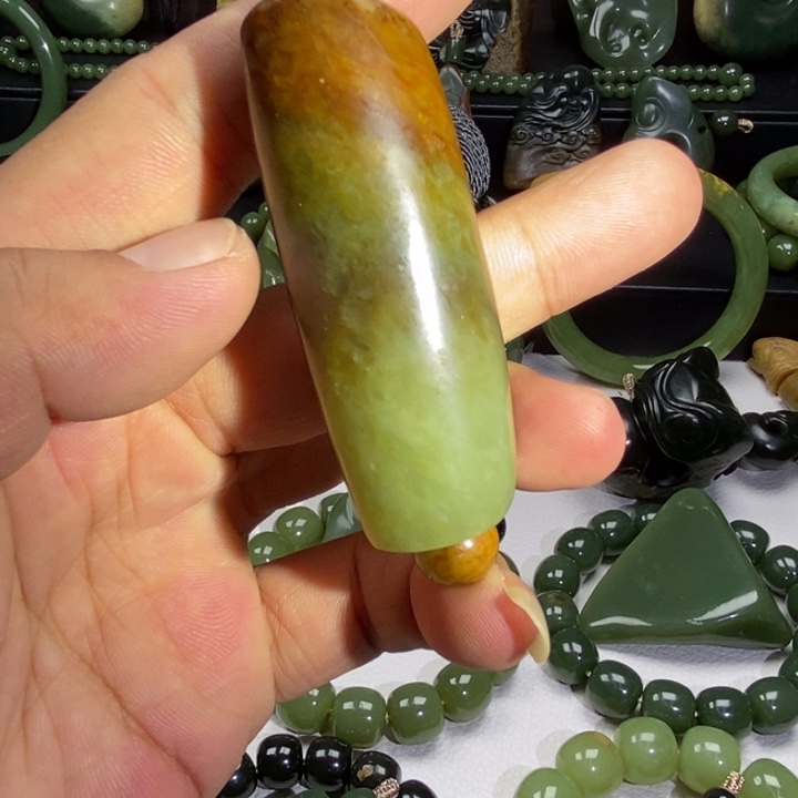 岫岩河磨玉（透闪石质玉）未镶嵌把件