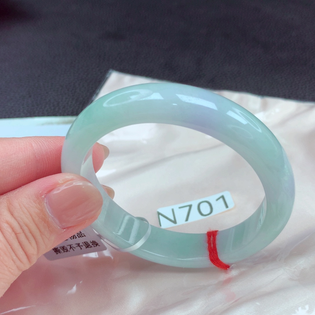 翡翠手镯未镶嵌手镯88