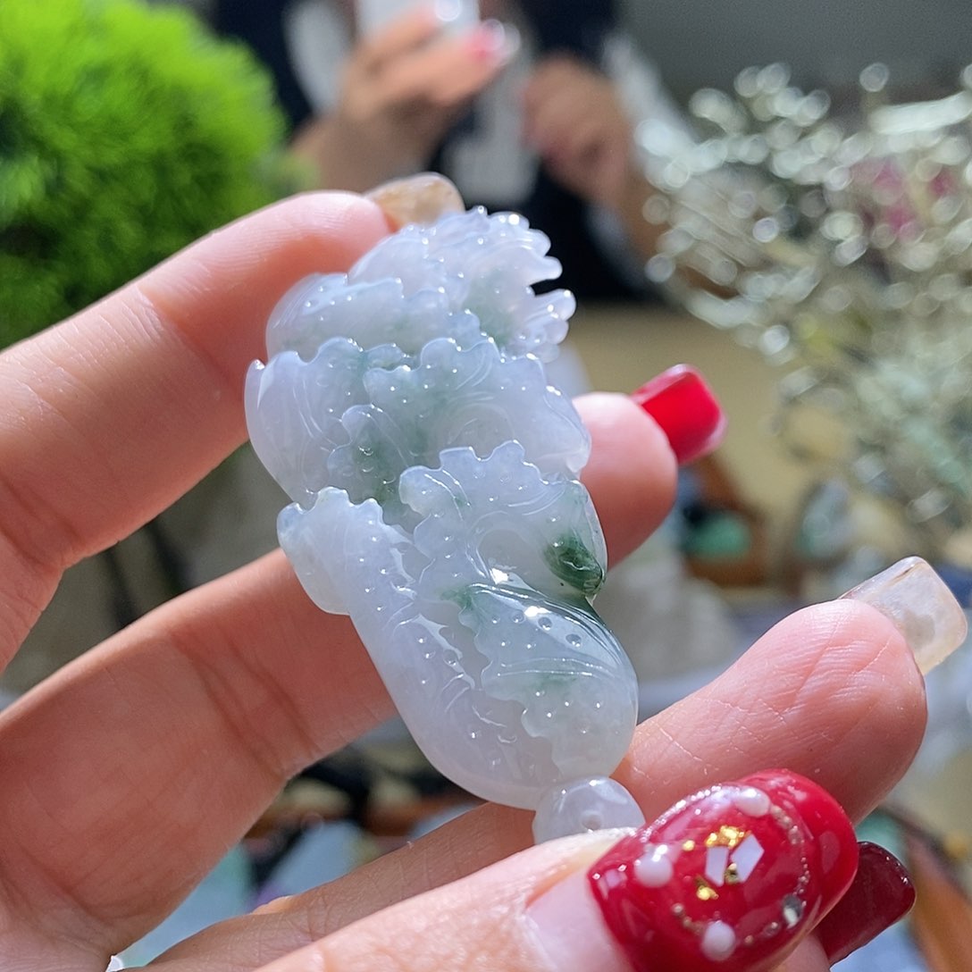 【闪购商品】翡翠颈饰未镶嵌菜
