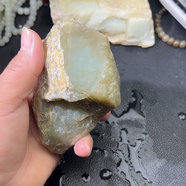 和田玉（糖玉）未镶嵌手镯