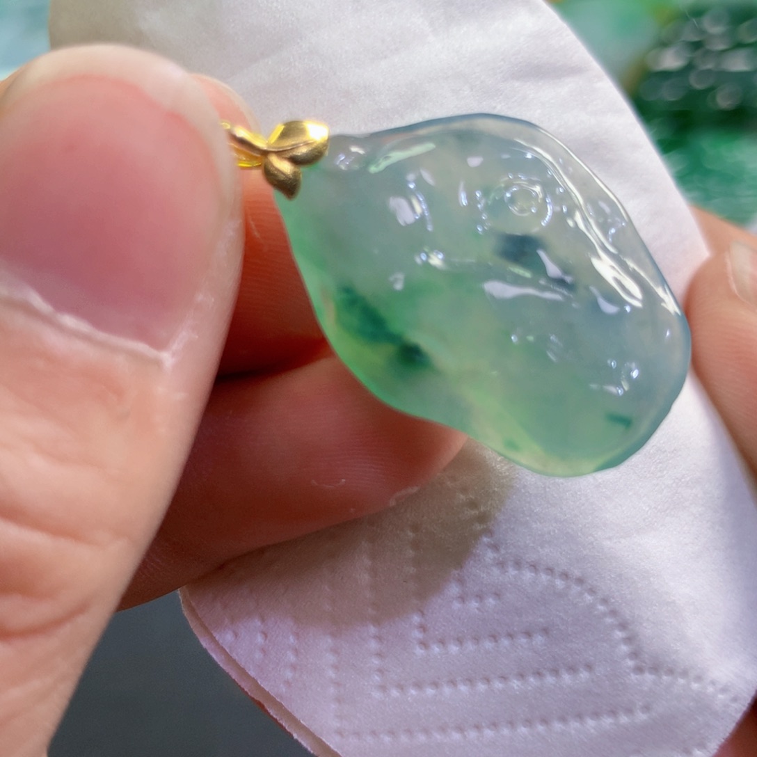 【闪购商品】翡翠吊坠(不含链)未镶嵌