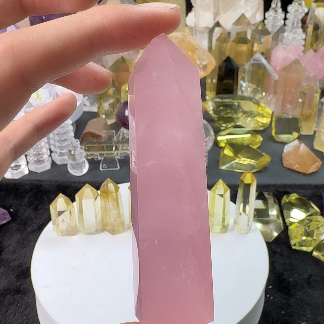 未镶嵌水晶珠宝半成品粉晶