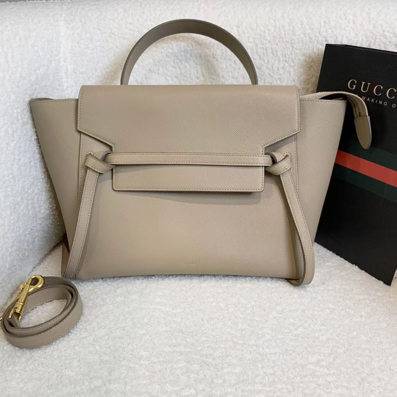 99新 Celine/思琳 壹臻/ 奶茶色mini鲶鱼包/ 48955832