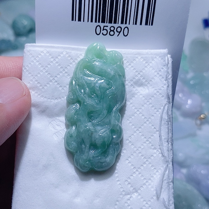 翡翠未镶嵌颈饰天光墟翡翠市场现金代购