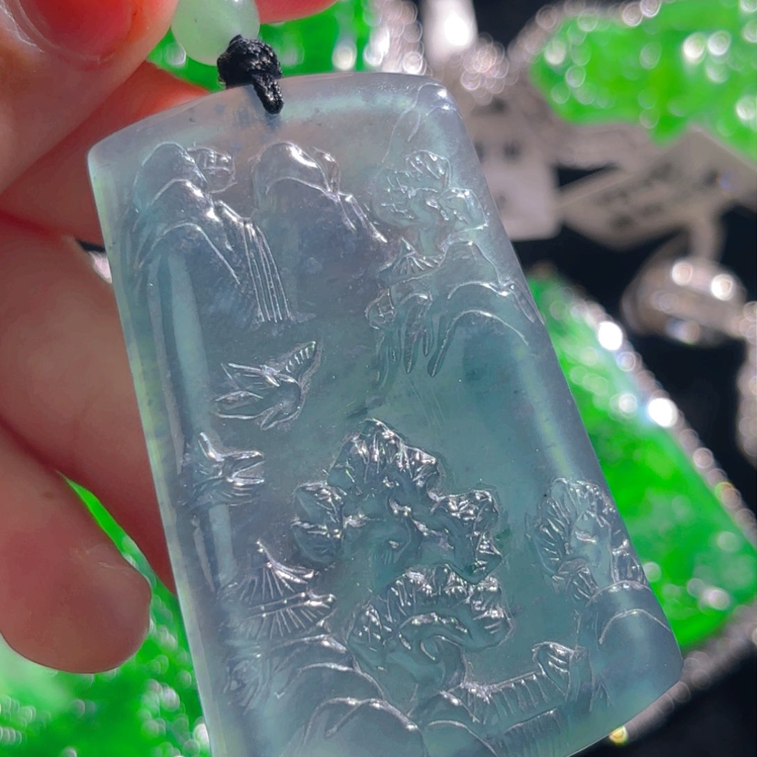 翡翠颈饰未镶嵌山水牌