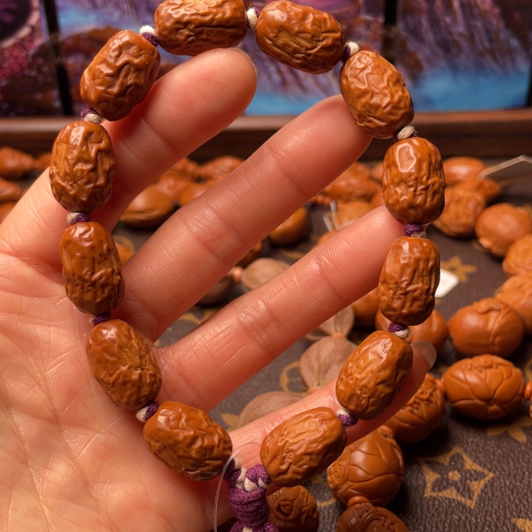 手串橄榄核1.3左右大枣