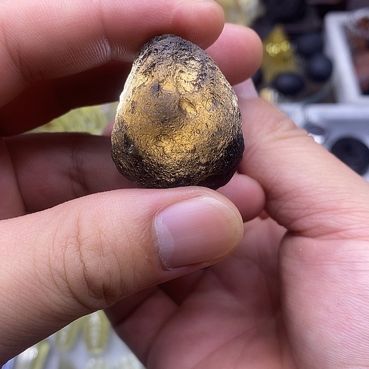 非金属玻璃天狼星原石吊坠