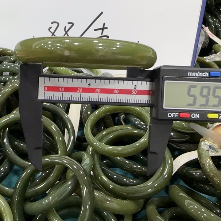 和田玉（糖玉）手镯未镶嵌59.5