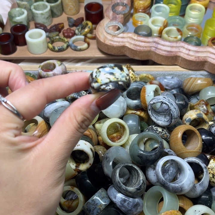 ****o蛇纹石玉未镶嵌戒圈