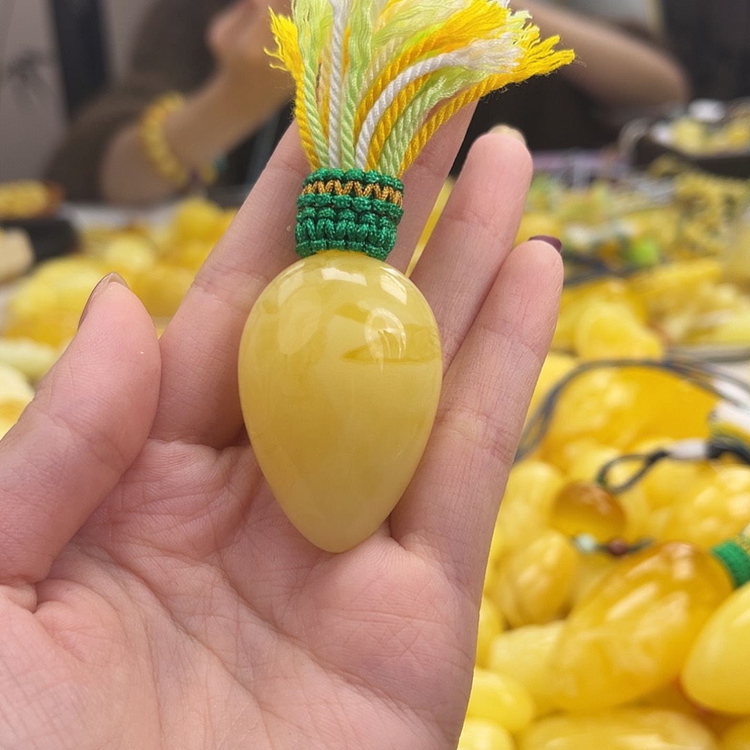 裸石琥珀未镶嵌14g萝卜