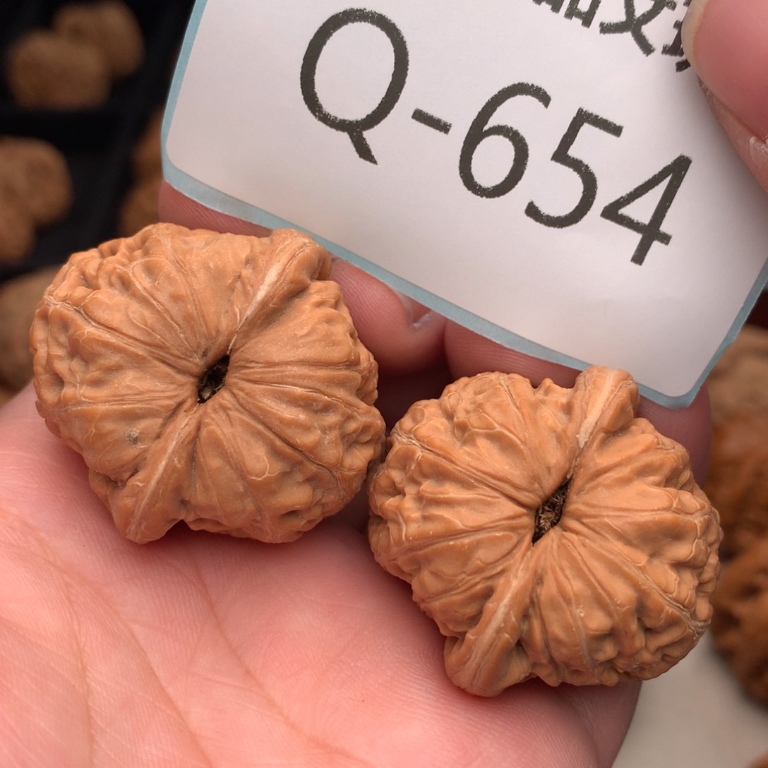 文玩核桃把件37元宝………