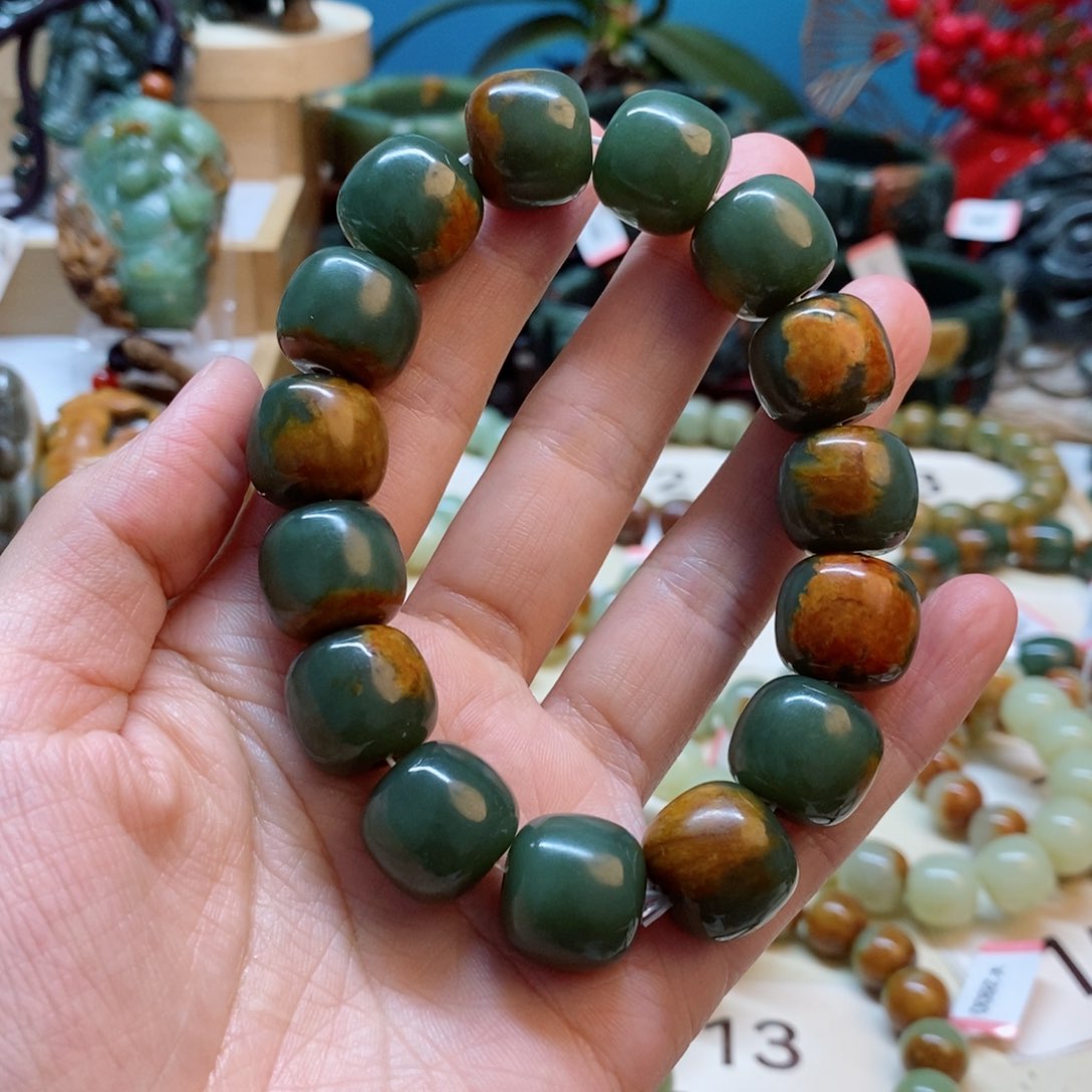 透闪石质玉手串未镶嵌