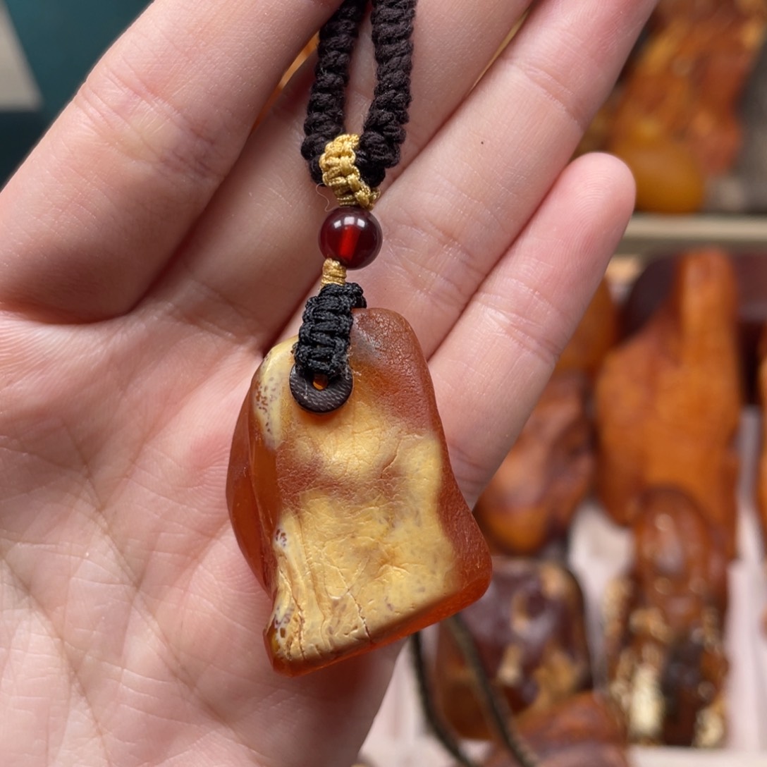 琥珀珠宝奇石未镶嵌