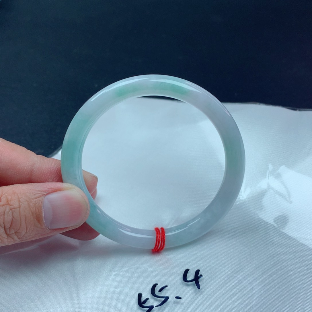 翡翠手镯未镶嵌翡翠手镯