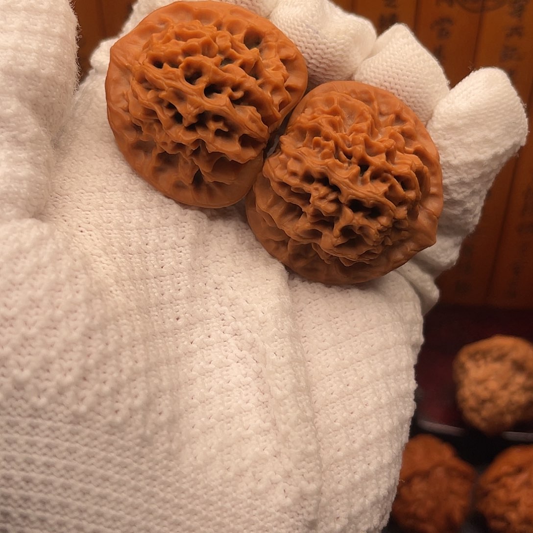 卯***月桃核吊坠秦闷狮子头精品文玩核桃