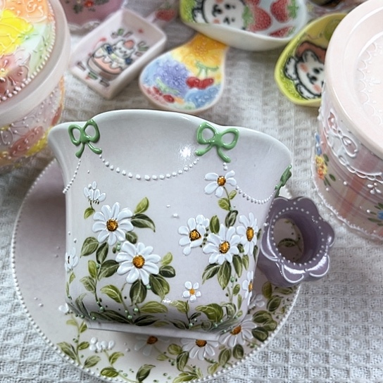 手绘高温釉下彩陶瓷