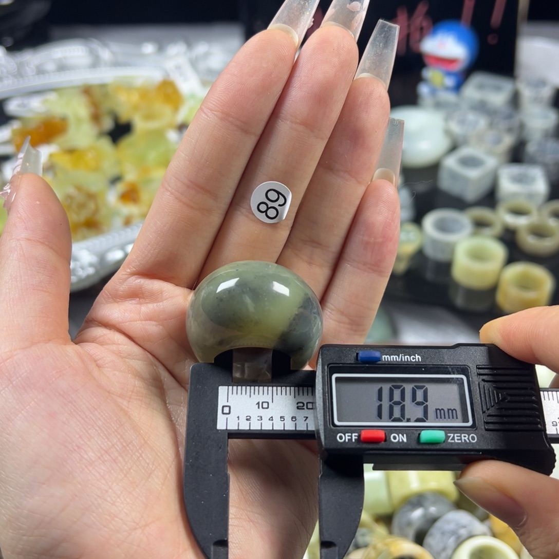 蛇纹石玉未镶嵌戒指