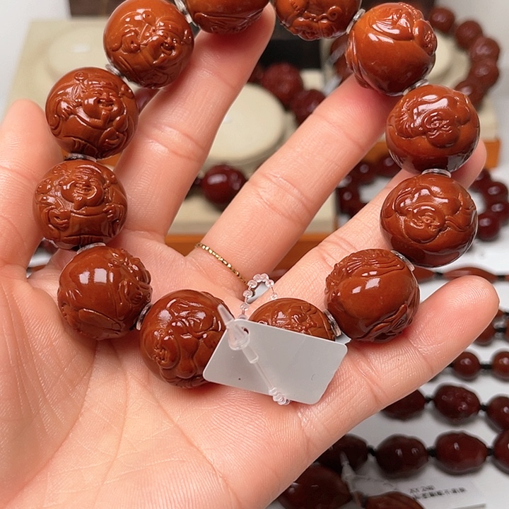 橄榄核手串杨**、玉化财弥