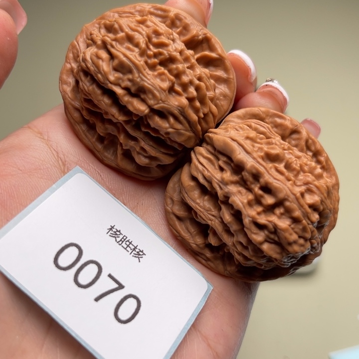 文玩核桃吊坠四座楼40.70