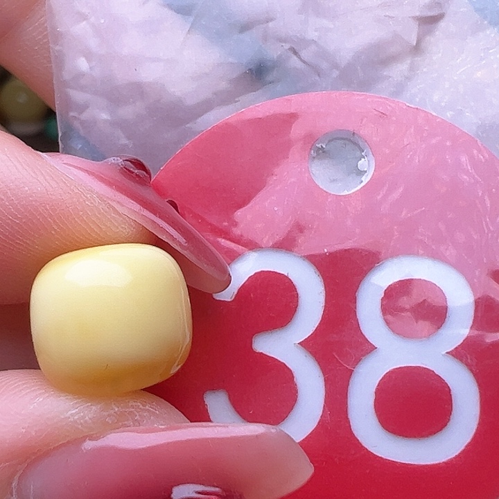 蜜蜡裸石未镶嵌微瑕 10.4mm 老型