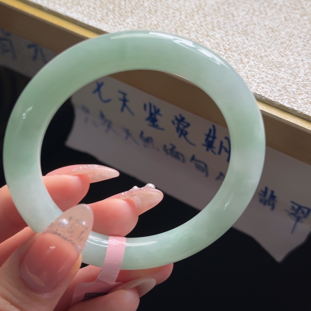 翡翠未镶嵌手镯手镯