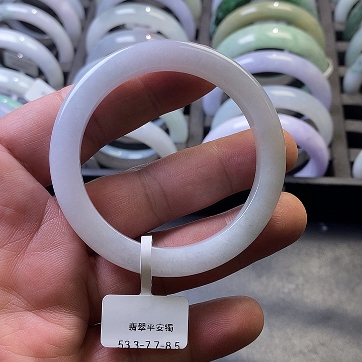 冰****翡翠未镶嵌手镯正