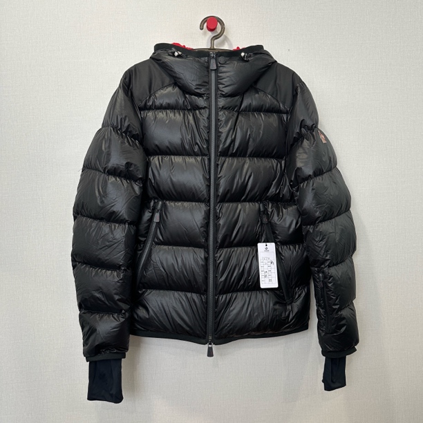 未使用 MONCLER 滑雪系列羽绒服/尺码：2 /11674