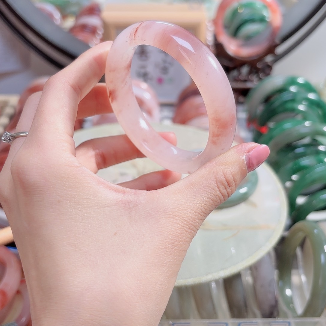 石英质玉手镯未镶嵌野****?