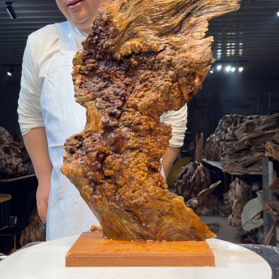 独***哥木王一刀琥珀木摆件174