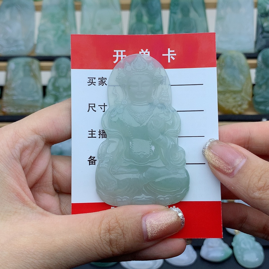 翡翠未镶嵌颈饰度母