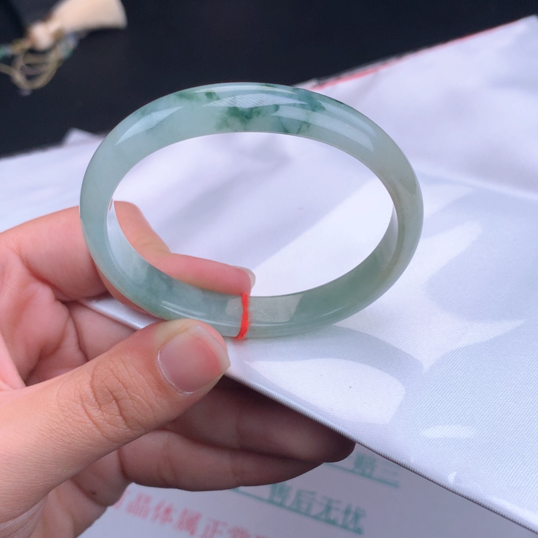 翡翠手镯（贵妃镯）未镶嵌34号52贵妃